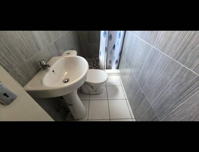 5 BEDROOM HOUSE FOR SALE IN FLEURHOF